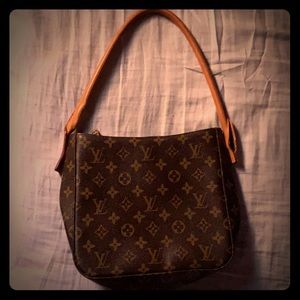 100% Authentic Classic Louis Vuitton satchel!